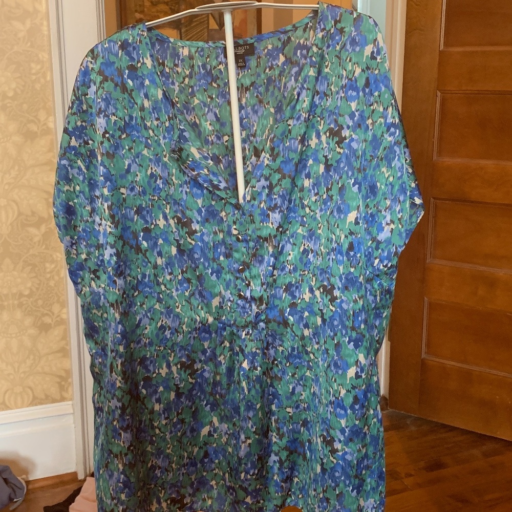 Talbots Woman floral blouse. Worn‎ 4-5 x